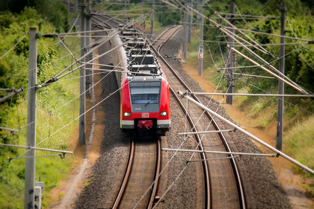 hybrid train