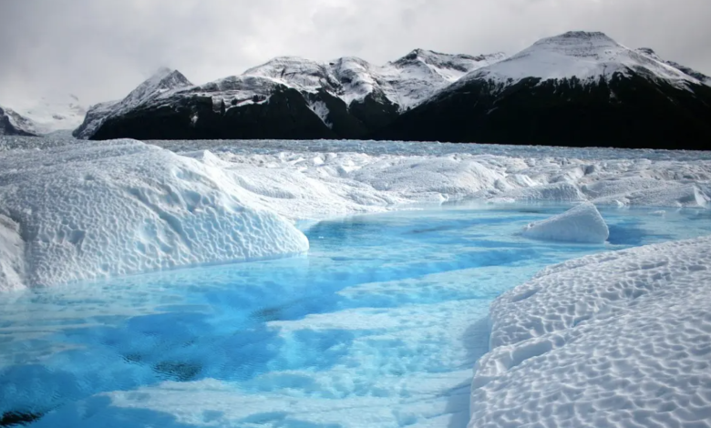 Melting sea glaciers